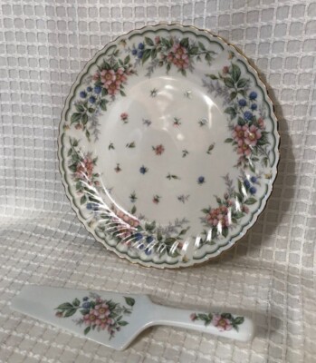 Amiel Exceed Bon by Keito Andrea by Sadek Floral Cake Plate and Server, Japan 
