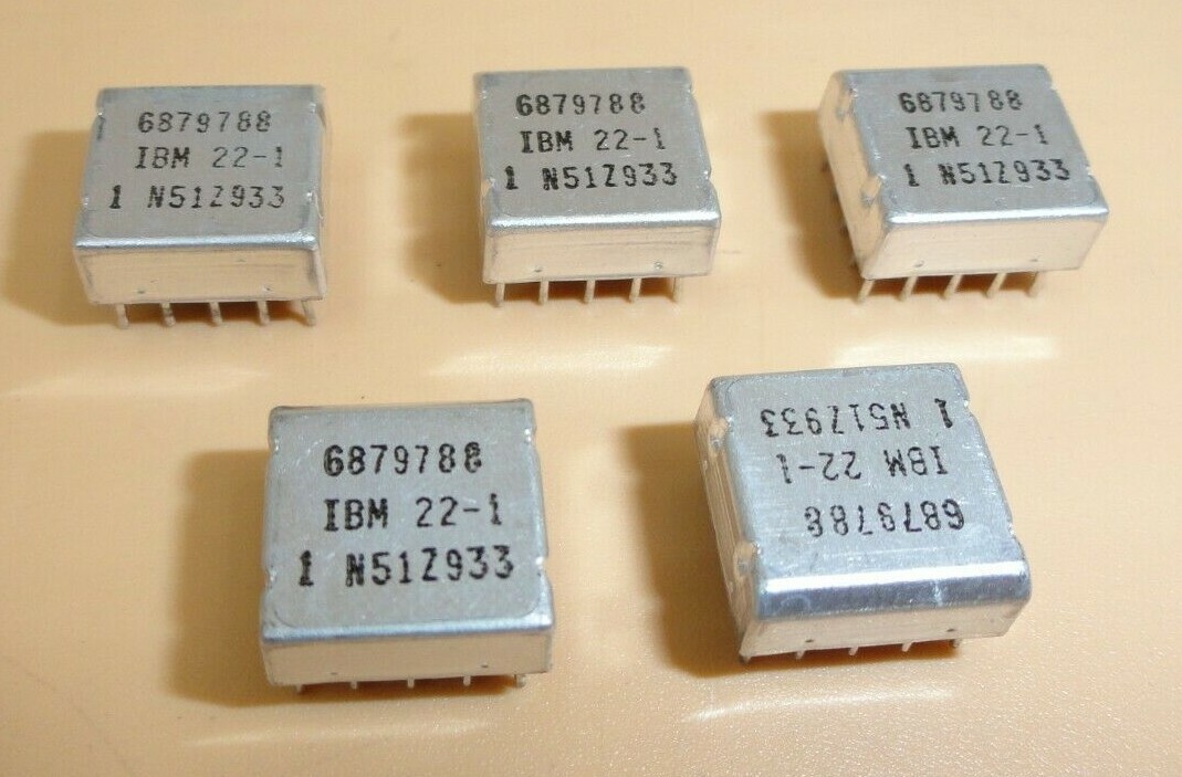 Vintage IBM Integrated Circuit 6879788 IBM 22-1 N51Z933 (QTY Vintage IBM Integrated Circuit 6879788 IBM 22-1 N51Z933 (QTY