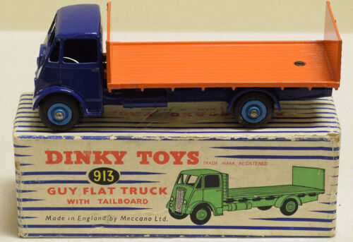 Matchbox The Dinky Collection - DY23 1956 Chevrolet Corvette