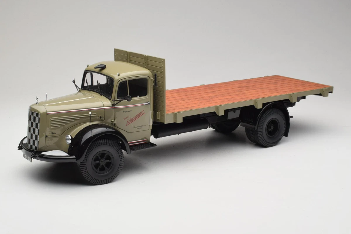MINICHAMPS Mercedes-Benz 1:18 Scale Diecast & Toy Vehicles for