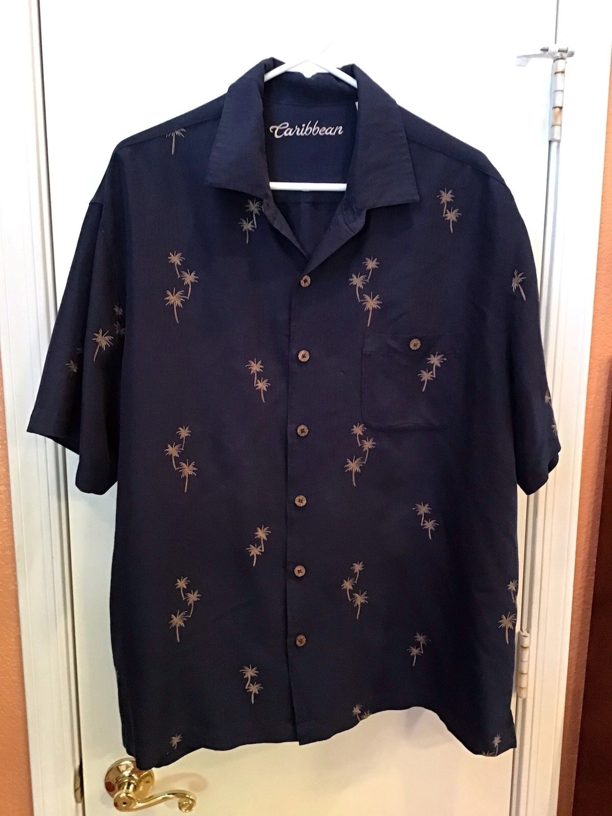 Men’s XL Black Shirt With Embroidered Palm Trees