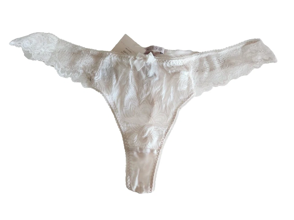 ✨Stella McCartney Tanga Panty MIA LOVE Floral Blanco Arena Crema Seda Encaje L $99 Foto 4 de 4