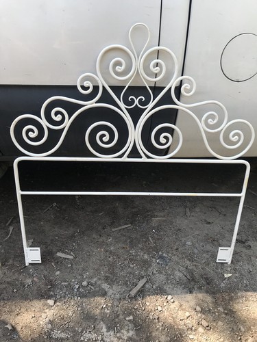 Vintage Victorian Wrought Iron Scroll Twin Headboards - Picture 3 of 6