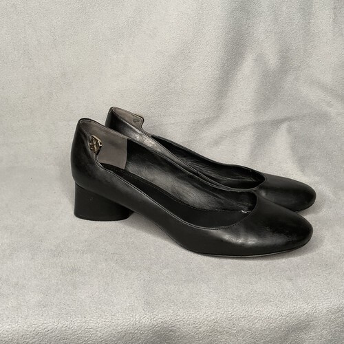 Tory Burch tacco a pompa in pelle lato oro logo blocco donna taglia 9M nero - Foto 11 di 11