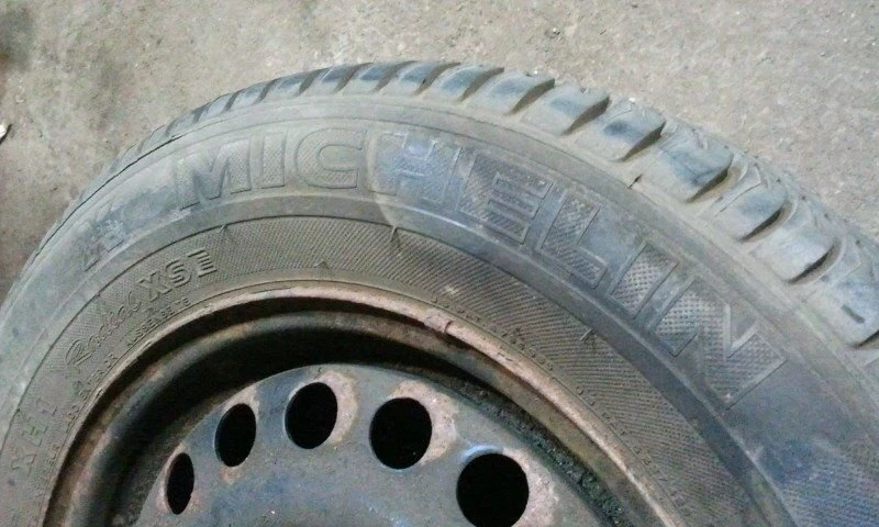 Opel Zafira A Ersatzrad Stahlfelge 2150150 Sommerreifen Michelin 195/65R15 - Bild 3 von 4