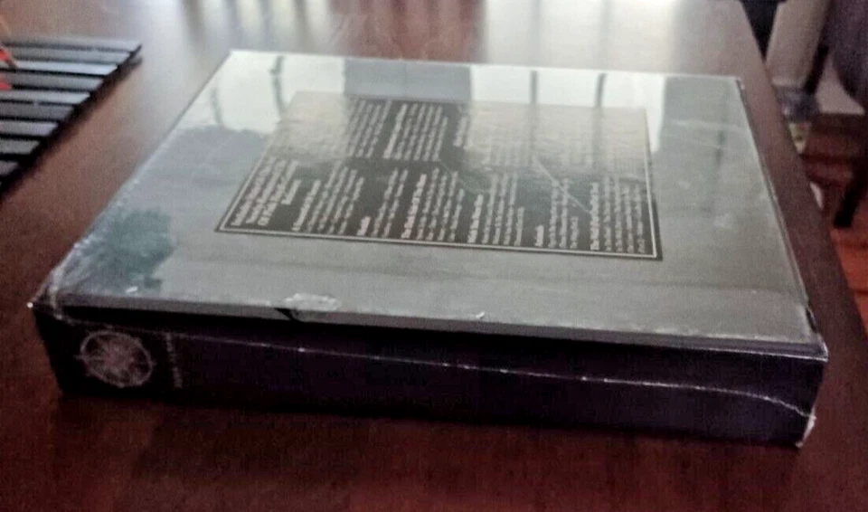 PINK FLOYD-"Shine On" 1992 cd box set-book & 9 total cds-digipak - Image 4 of 4