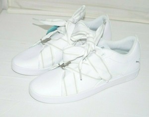 puma con cordones de cinta