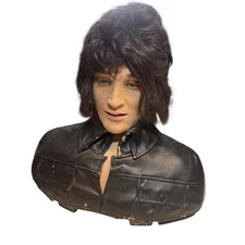 WowWee Alive ELVIS Talking Singing Animated Robot Figure Life Sized Bust