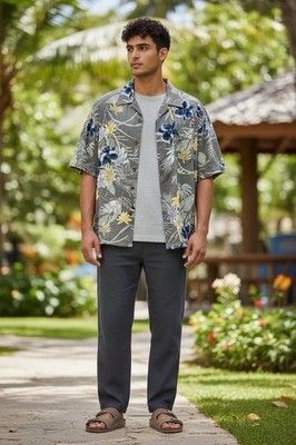 Tommy Bahama Gray Floral Short-Sleeve Shirt Jacket with Yellow & Blue Blooms  M
