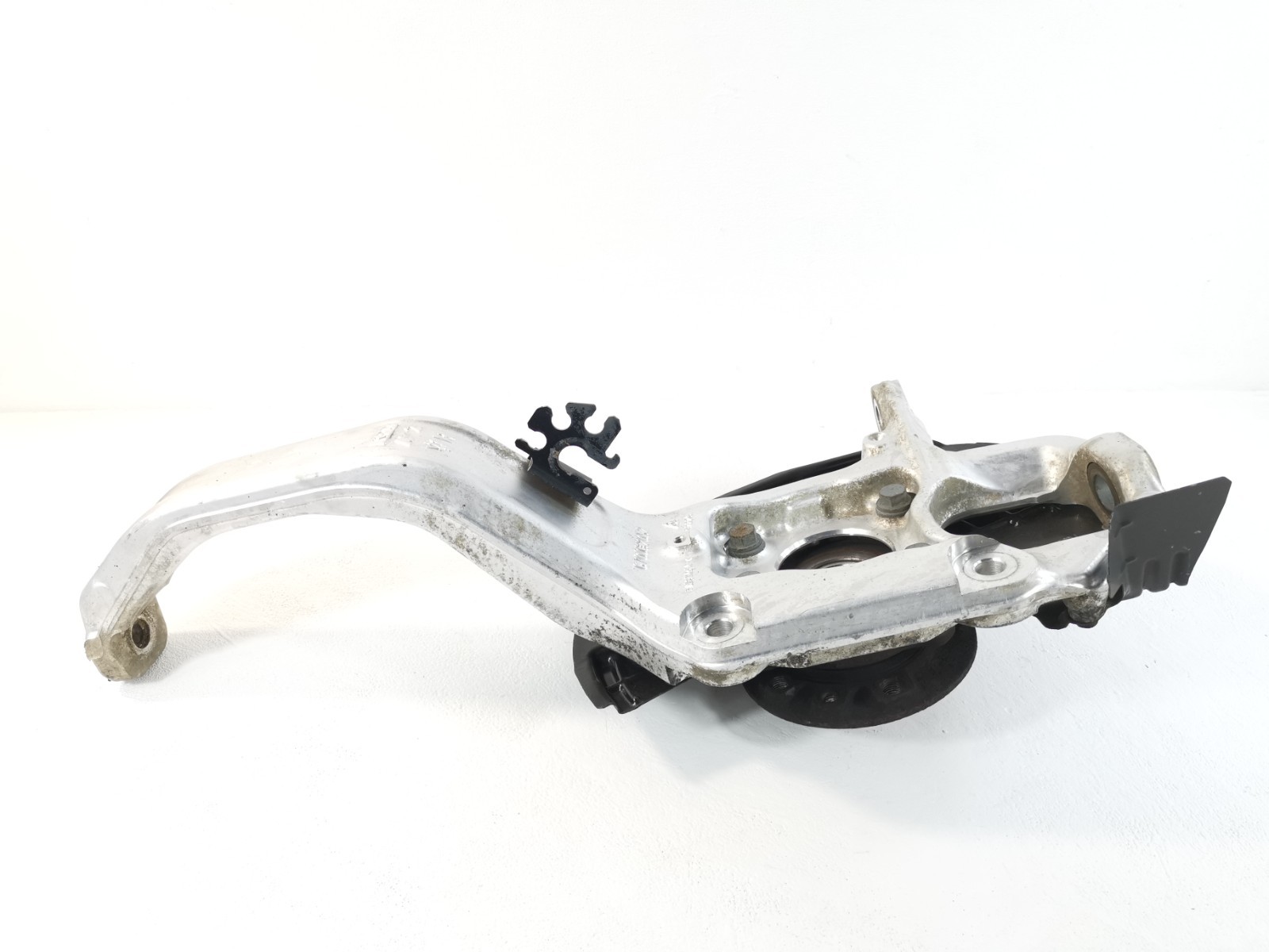 Maserati Levante 2017 Front Right Steering knuckle P/N 670032052