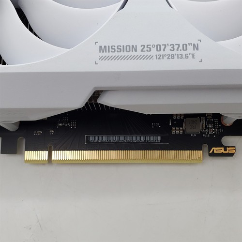 ASUS TUF Gaming GeForce RTX 4070 Ti Super BTF bianco OC Ed 16 GB scheda grafica - Foto 3 di 11