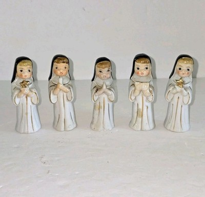 5 Vintage Ceramic Nuns Star Candle Praying Hymnal Japan 3.5  Christmas Figurines