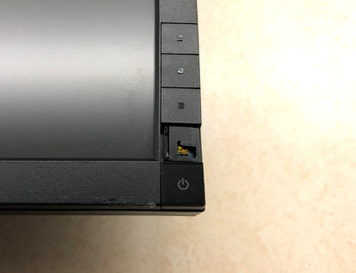 Dell P2411H 24'' Monitor (Backlight issues, missing menu button) [C GRADE - Poor]