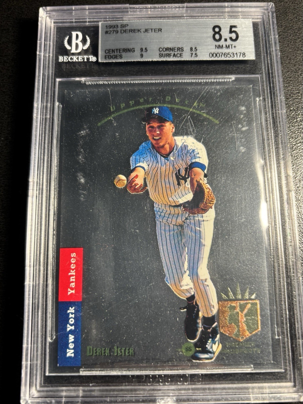 1993 SP Foil Derek Jeter #279 BGS 8.5 view 2