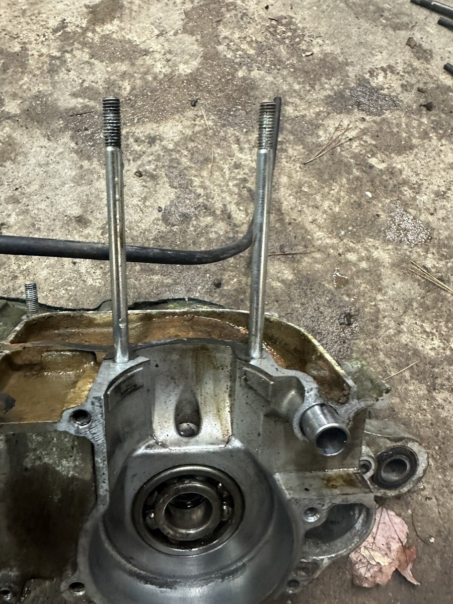 SUZUKI QUADSPORT LT80 LT 80 87-06 CRANKCASE CASE LEFT With SUZUKI QUADSPORT LT80 LT 80 87-06 CRANKCASE CASE LEFT With