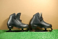 Riedell child black figure ice skates w/DSI R-1000 blades w/guards VGC #V254