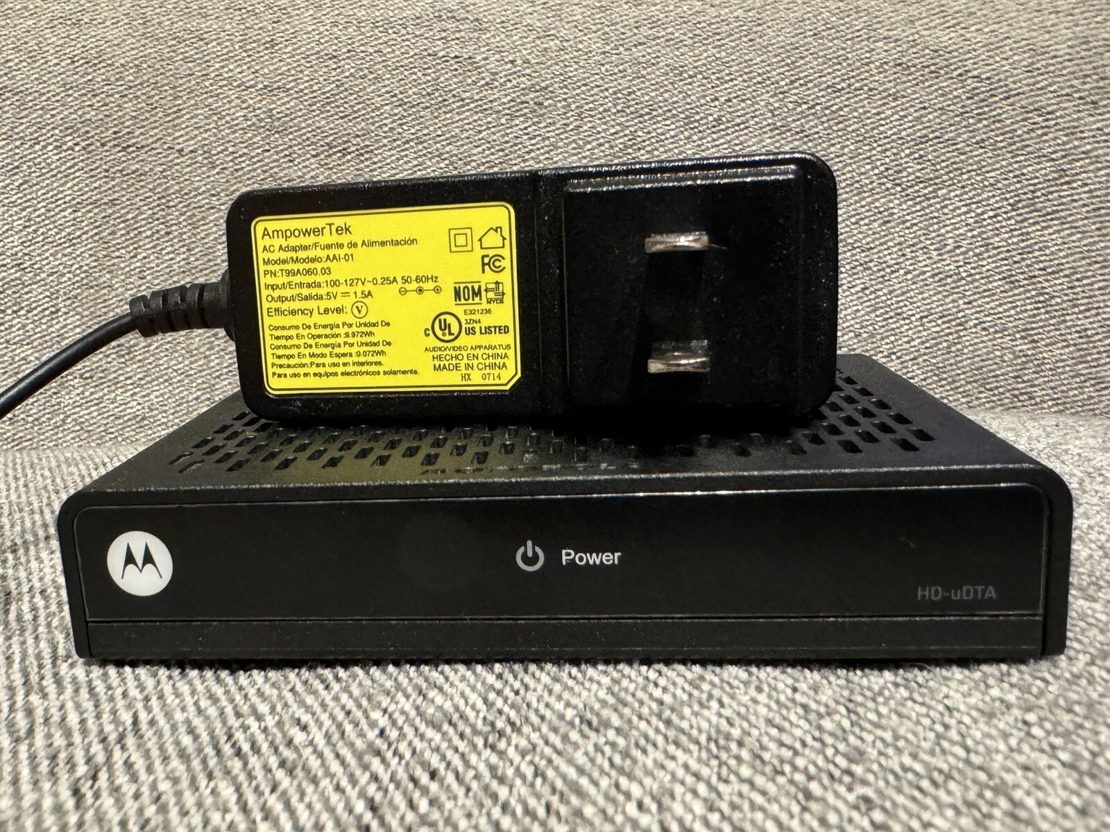 MOTOROLA HD DTA HDDTA100u/4300/000 w/ Power Supply U61X221.00 Digital