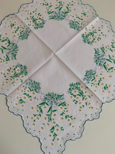Charming New Daisies W Blue Trim Handkerchief ~ Scalloped Hem ~ LuRay Hankie! - Picture 5 of 7