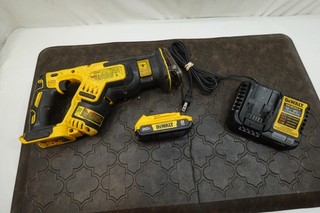 DeWalt DCS367 20V Li Ion Cordless Electric Variable Speed Reciprocating Saw KIT