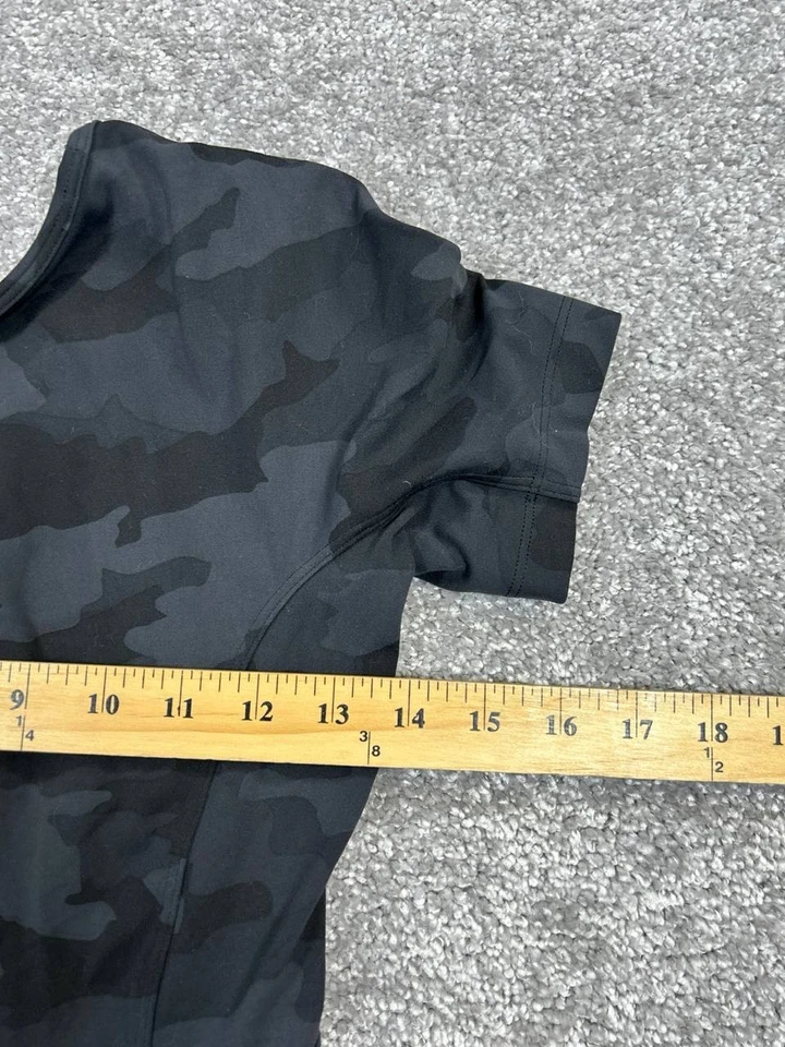 Camiseta Lululemon Align Feminina 4 Preta Cinza Camuflagem Top - Imagem 4 de 4