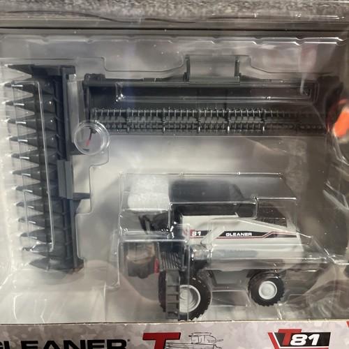 2025 SpecCast 1:64 Gleaner T81 Combine with Corn & Grain Heads NEW!! - Picture 3 of 4