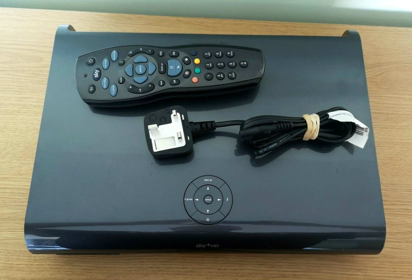 Sky Plus/+ HD Satellite TV Box 2TB 3D Ready DRX895 Remote Powerlead Top
