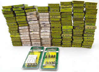 Lote de 133 paquetes completos surtidos de fusibles Littelfuse todos los paquetes están completos