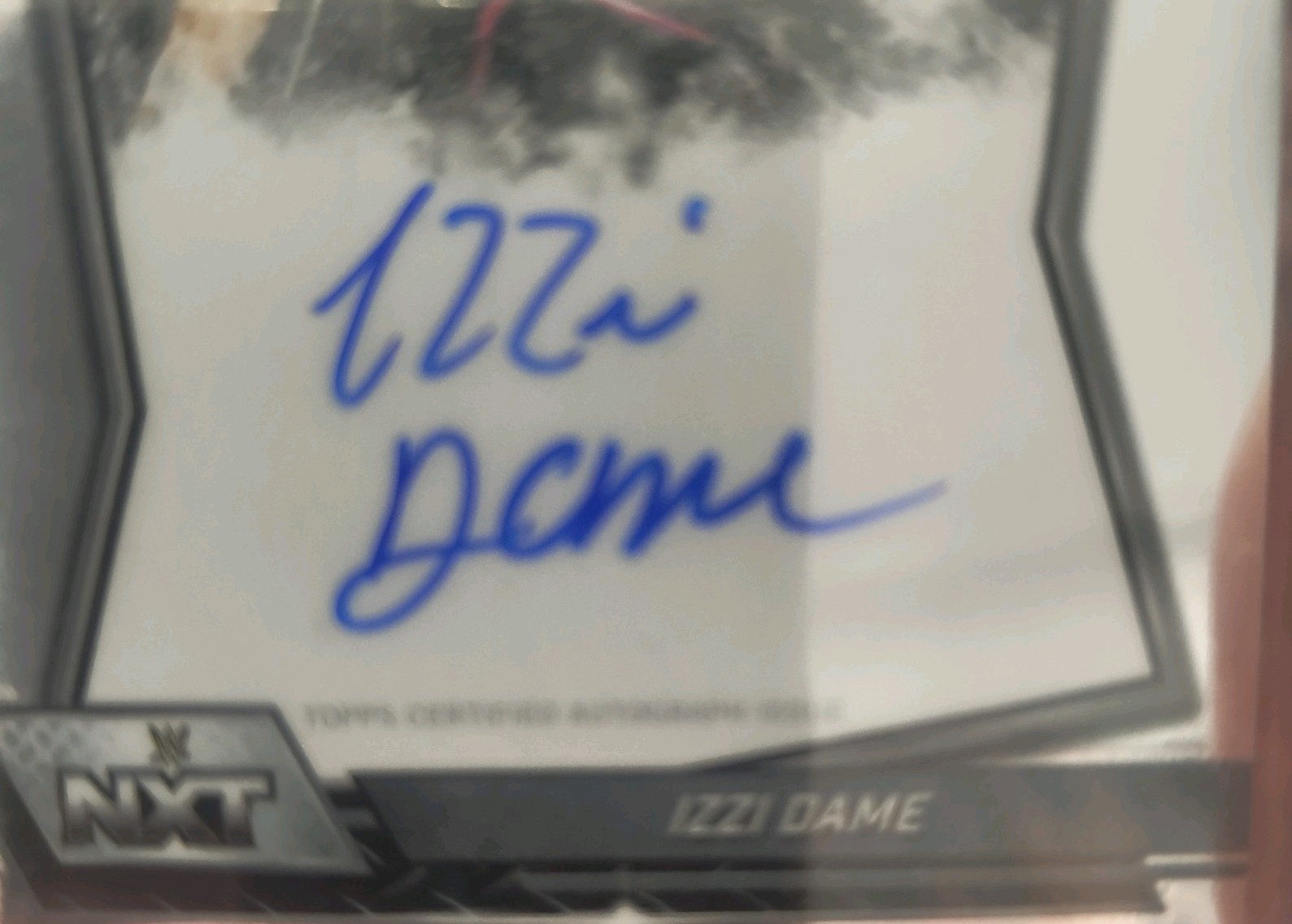 Izzi Dame 2026 Topps Chrome WWE #NXT-IZZ  NXT Autographs view 3