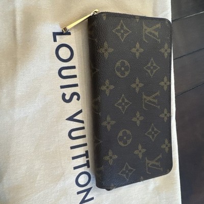 Louis Vuitton Monogram Zippy Wallet- Authentic- VGC!!!