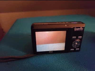 Nikon COOLPIX S550 10.0MP Digital Camera - Graphite black for sale