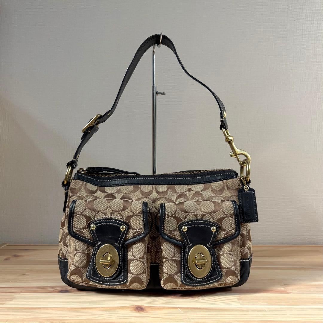 Excellent condition Coach Legacy Turn Lock Bag Black