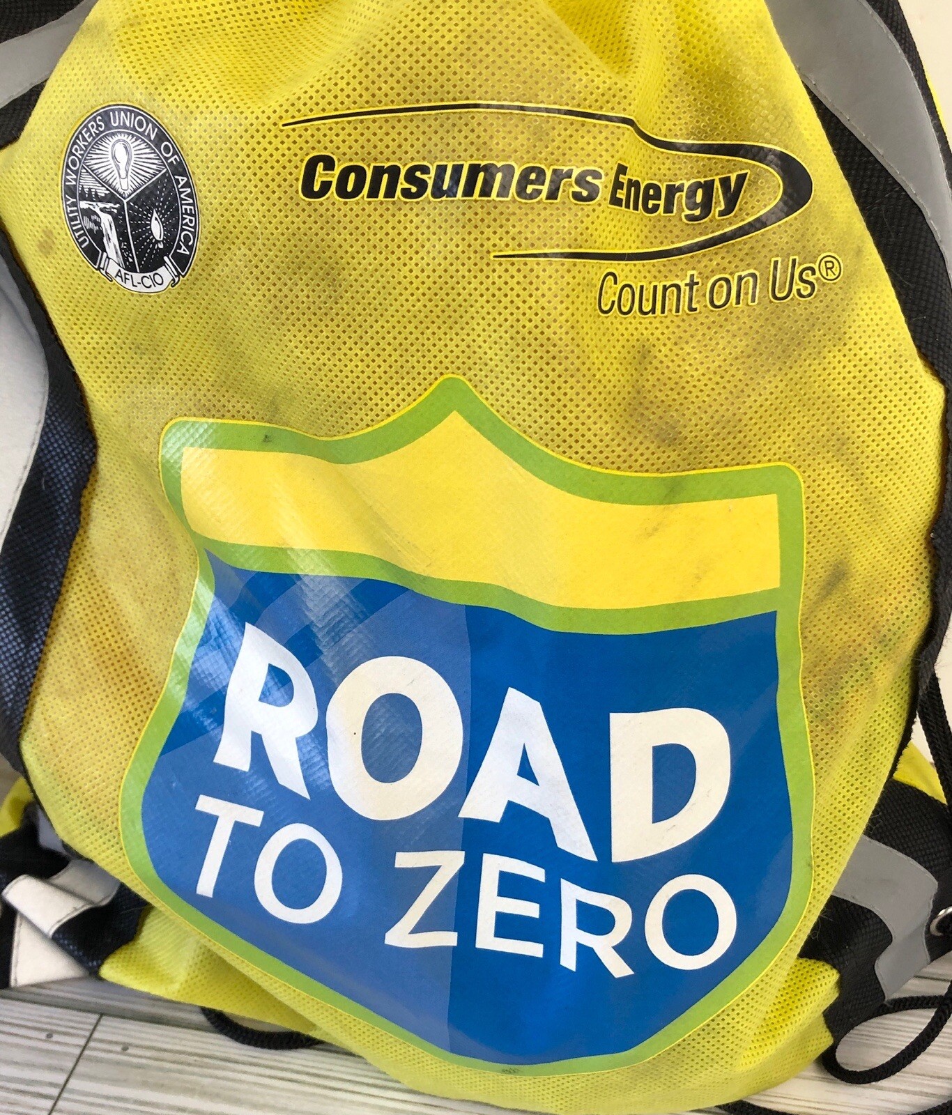 Car Roadside Assistance Emergency Kit -Flare Shovel Safety Collapsing Cone Vest