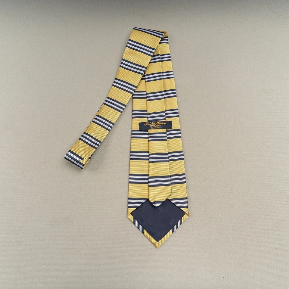 Corbata de seda Brooks Brothers Makers dorada azul marino blanco a rayas EE. UU. 56" Foto 4 de 4