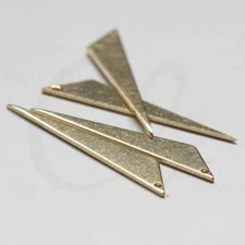20 Pieces Raw Brass Triangle Charm 8x40.6mm (CW-3592C-D-455)