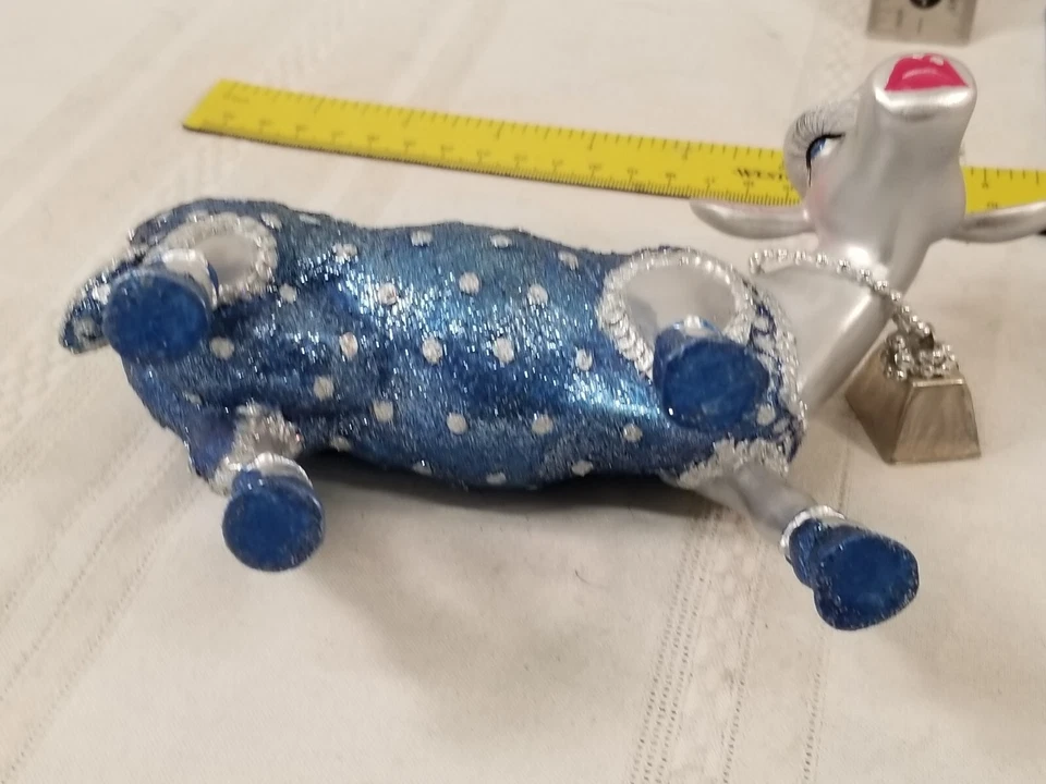 Vestido Vacas en Desfile Atesorado Bovino Plata Vaca Azul con Sombrero y Collar Foto 3 de 3