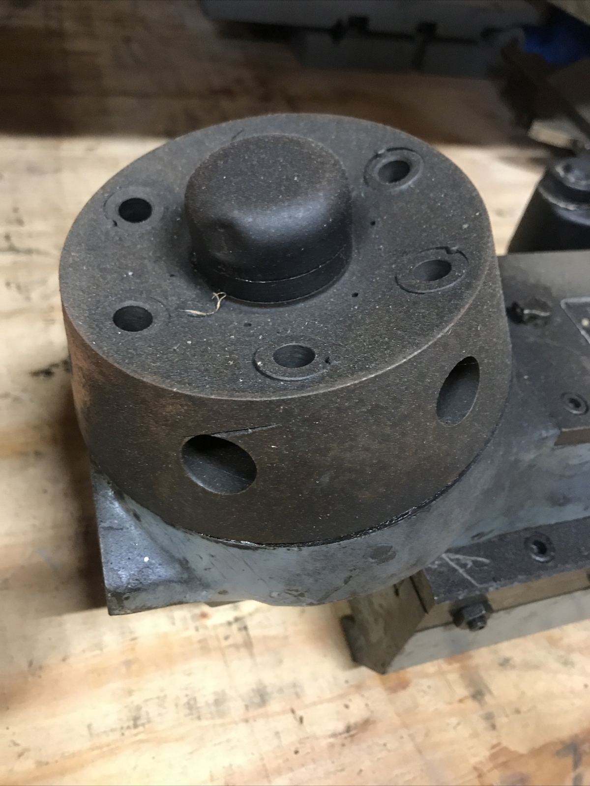 Hardinge DV-59 Model "L" 6 Position Bed Turret No Handle