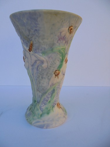 WELLER POTTERY 10 3/4" SILVERTONE CALLA LILY TRUMPET VASE ARTIST MARK "D" NICE - Picture 11 of 14