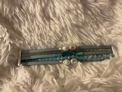 Ryze Surprise Jewelry = Vegan Leather Wrap Blue pearl and druzy detail