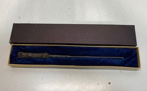 Harry Potter Illuminating Toy Wand LED Light Tip Movie Prop Replica With Box