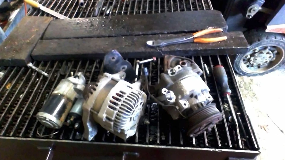 Medidor de flujo de aire de inyección de combustible usado se adapta a: 2015 Mitsubishi Outlander grado deportivo Foto 2 de 4