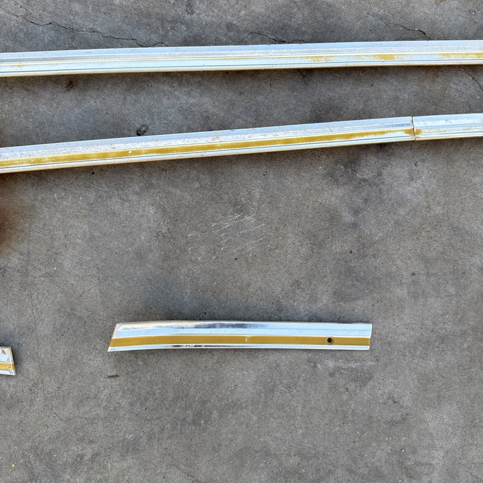 Juego de molduras de guardabarros delantero Chevy Squarebody 1977 C/K 10-30 K5 Blazer Suburban amarillo Foto 3 de 4