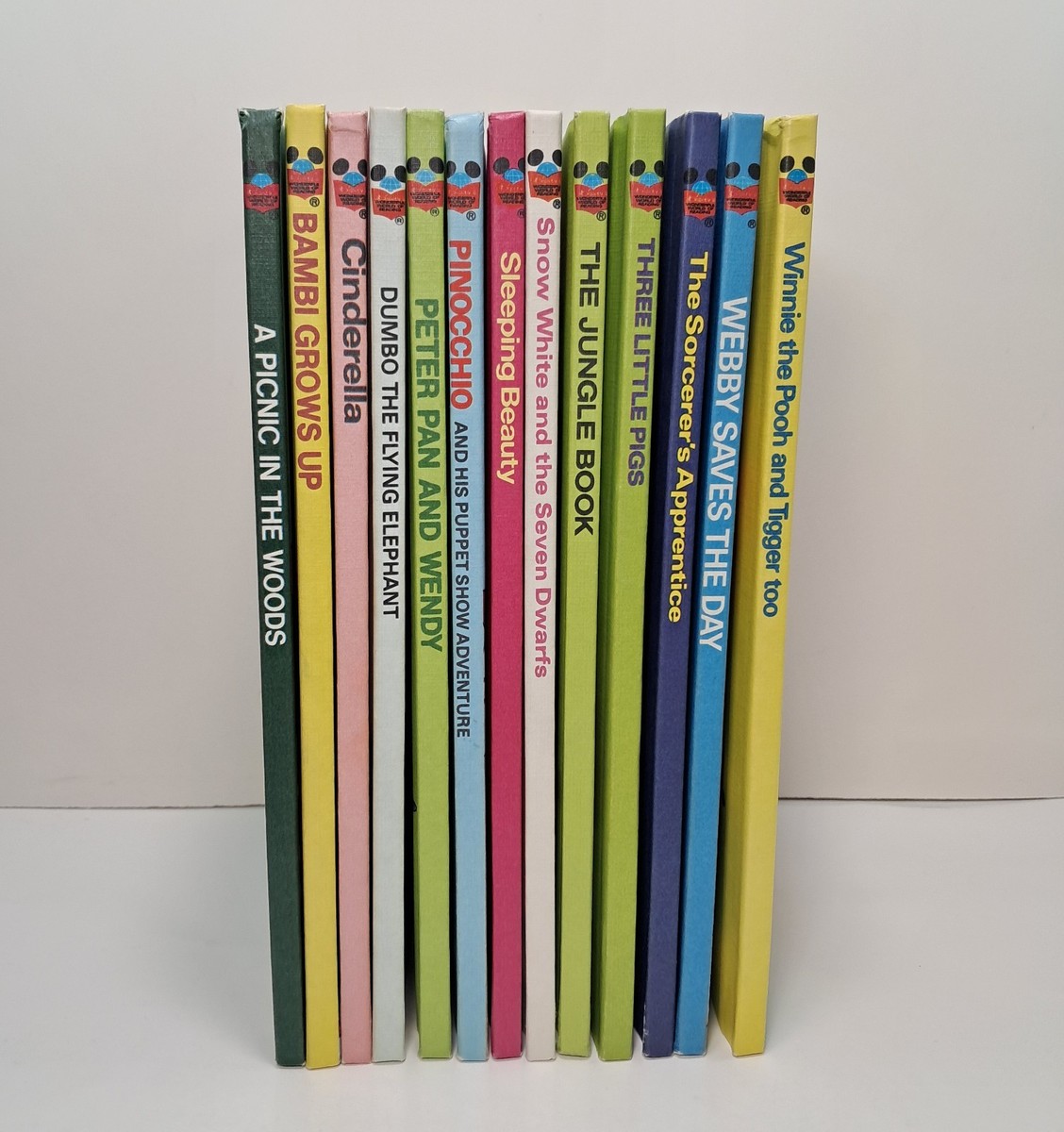【希少】ディズニーアンティークコレクターズブック 13 Vintage 70's Walt Disney's Wonderful World Of Reading HC Books