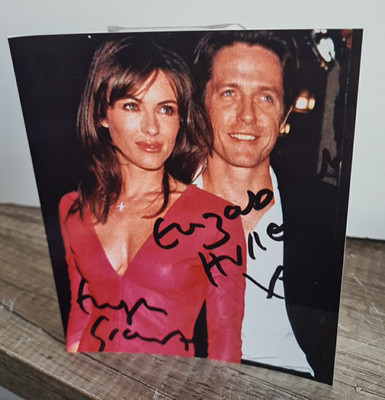 Autogramm - Liz Hurli + Hugh Grant - original signiertes Foto