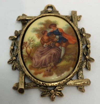 Fragonard Courting Couple Signed Pendant Gold Twig & Leaf Frame Rare Style 2.5''
