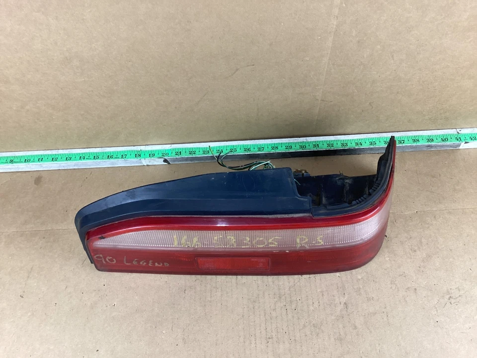 Conjunto de luz trasera derecha del lado del pasajero Acura Legend 1989-1993 Foto 3 de 4