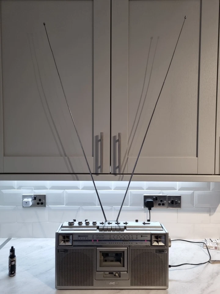 JVC Ghettoblaster Radio Kassette. Biphonic RC-656 LB sehr guter Zustand - Bild 3 von 4