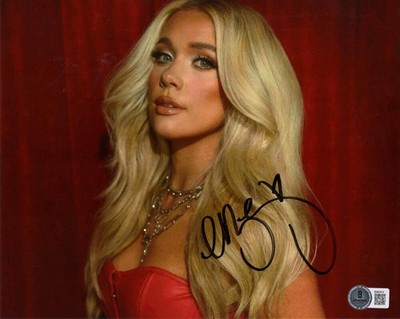 Megan Moroney Signed Autograph 8x10 Photo - Country Music Beauty w