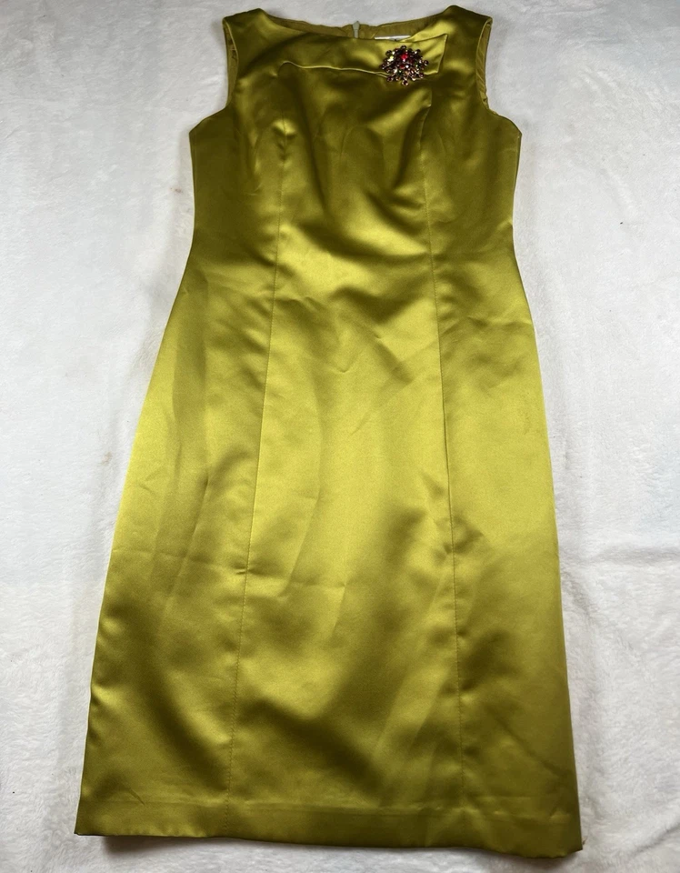 Vestido de cóctel Chartreuse de seda talla 4 con broche Foto 2 de 4