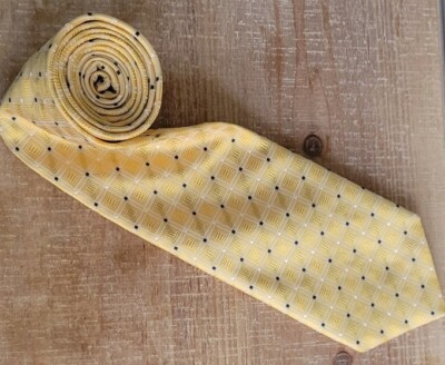 Robert Daniel Silk Tie Yellow Geometric Pattern 60 in. Classic