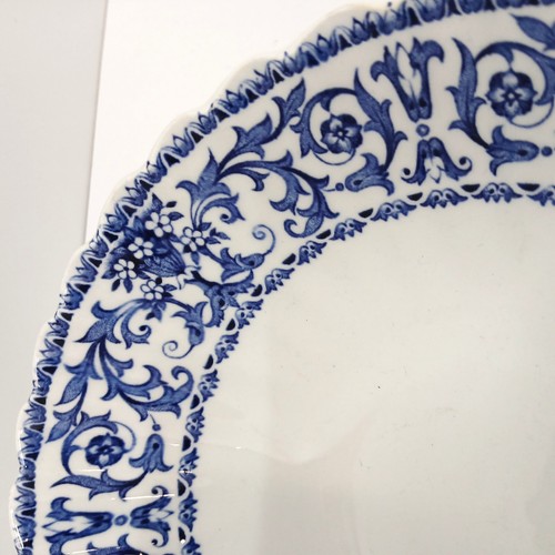 VTG J. &G. Floral Blue White Porcelain Bowl Meakin England Classic Forum 6.5" - Picture 4 of 16